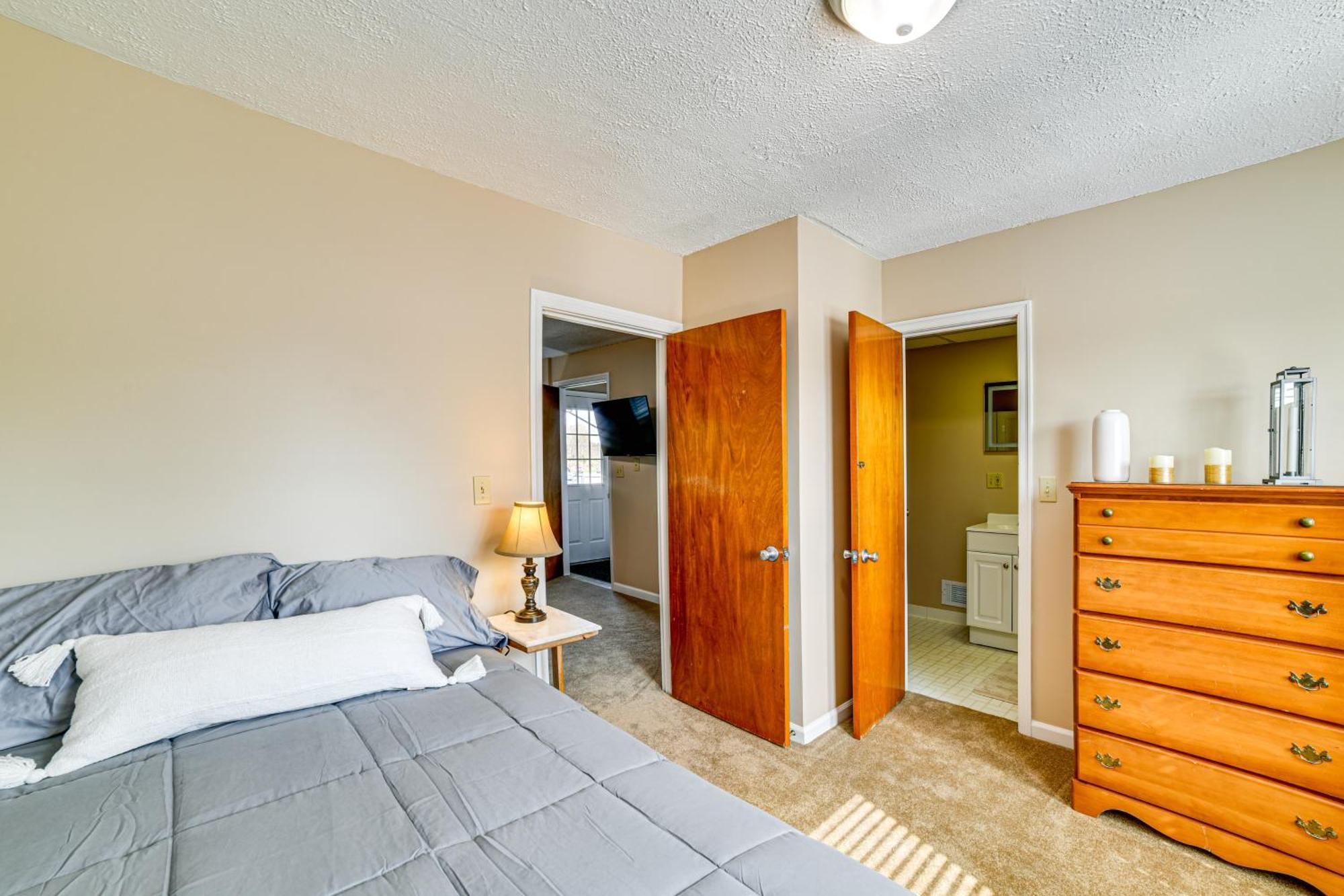 Less Than 2 Mi To Suny Cortland Unit With Private Parking Exterior photo
